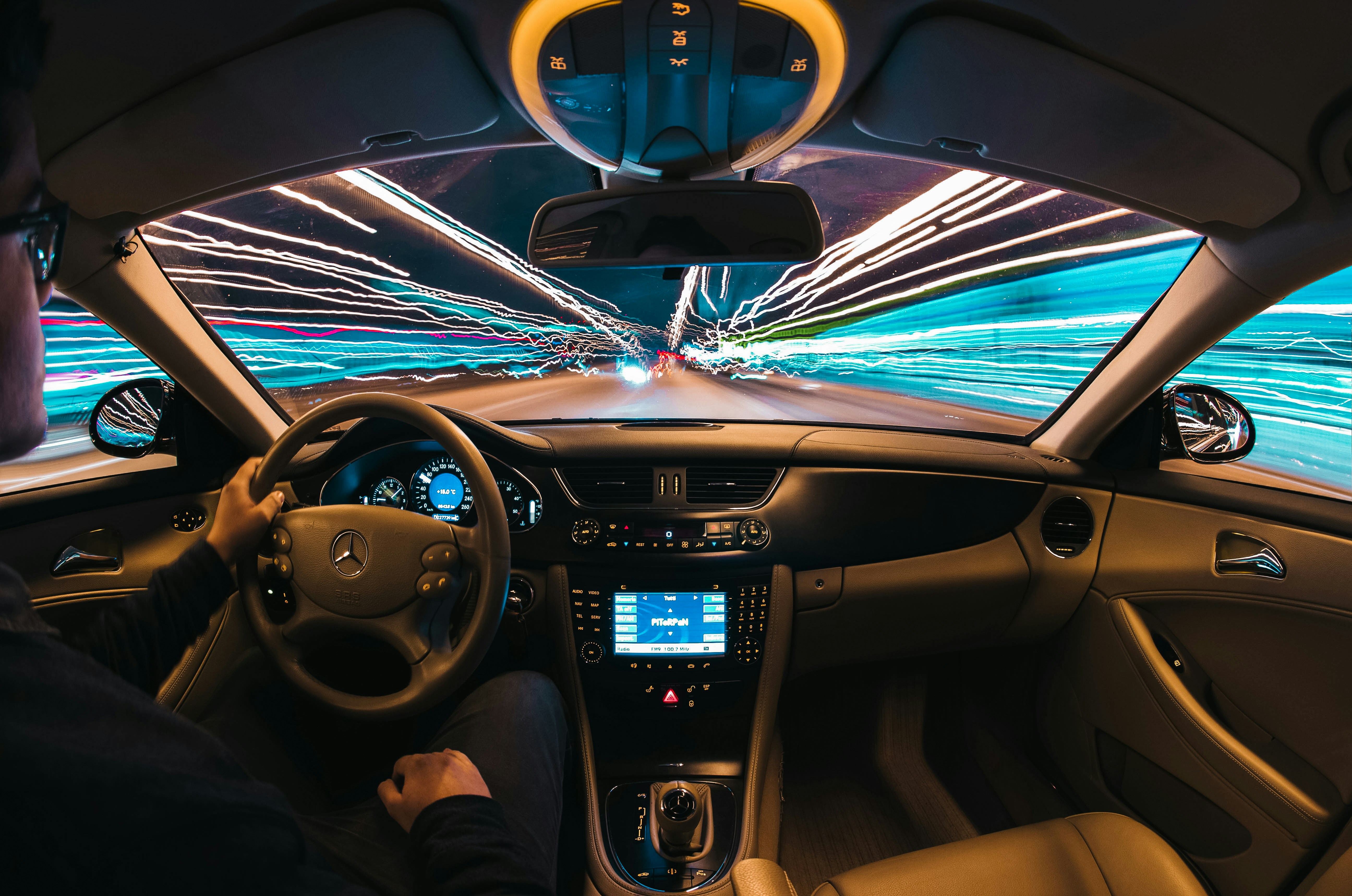 Abu-Dhabi’s Job Market for Light Drivers: Tips and Insights